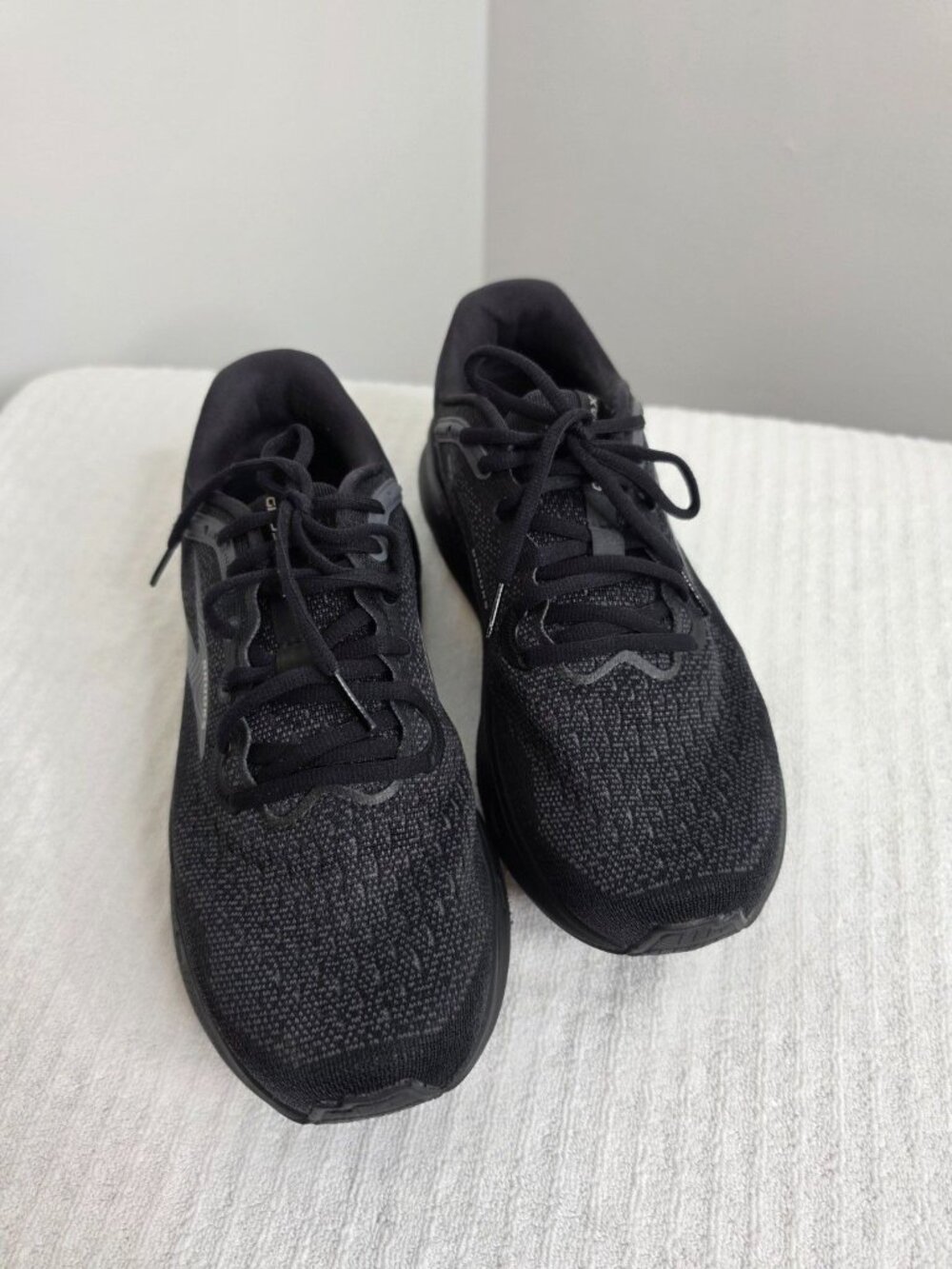 Brooks Ghost Max Women's 9.5 Wide D Black Running Walking Sneakers
